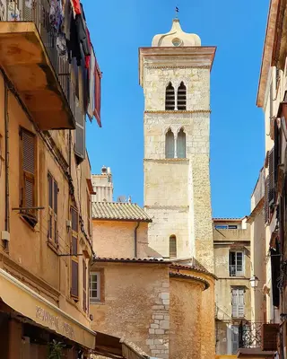 Bonifacio<i>  by Fabrizio</i>