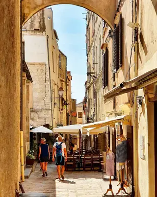 Bonifacio<i>  by Fabrizio</i>