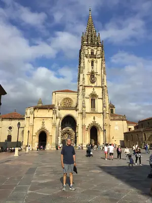 Oviedo<i>  by manuelararam</i>