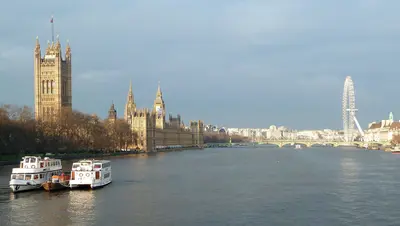 London<i>  by Marcelainesv</i>