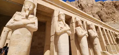 Luxor<i>  by Roxy.uy</i>