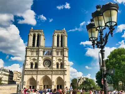 Paris<i>  by Arizati</i>