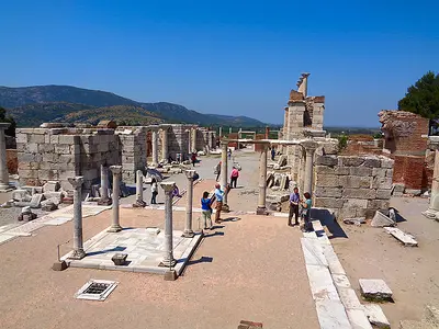 Ephesus<i>  by carlosraa</i>