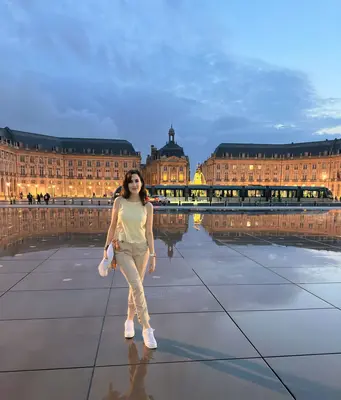 Bordeaux<i>  by CristtyRs</i>