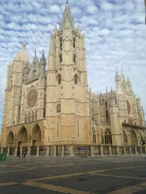 León<i>  by FCOOROPEZA</i>