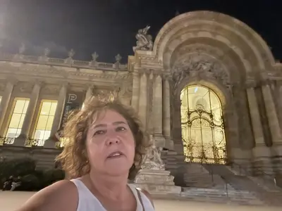 Paris<i>  by Janet</i>