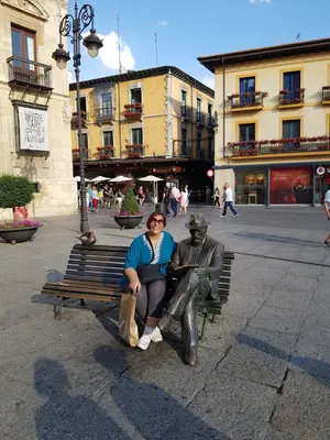 León<i>  by Irene</i>
