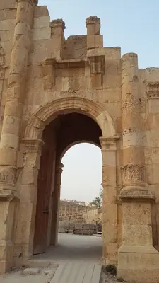 Jerash<i>  by JULIA-TOURS-ARGENTINA</i>