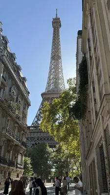 Paris<i>  by Holyhugh</i>