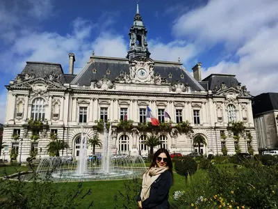 Tours<i>  by MayeMeza</i>