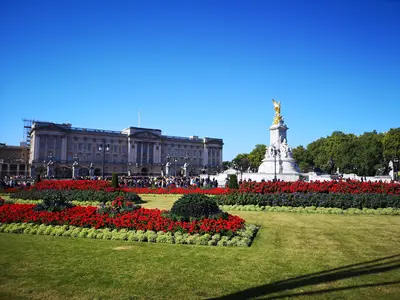 London<i>  by MayeMeza</i>