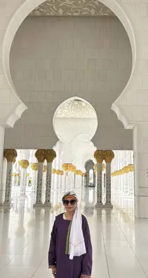 Abu Dabi<i>  by MercedesArceRojas</i>