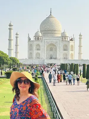 Agra<i>  by MercedesArceRojas</i>