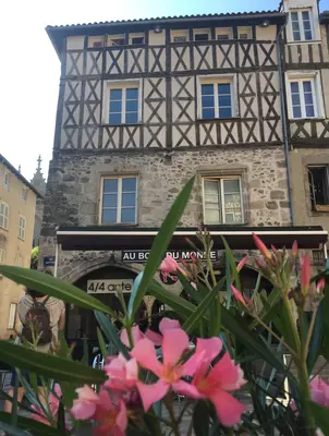 Limoges<i>  by NachoB_Uy</i>