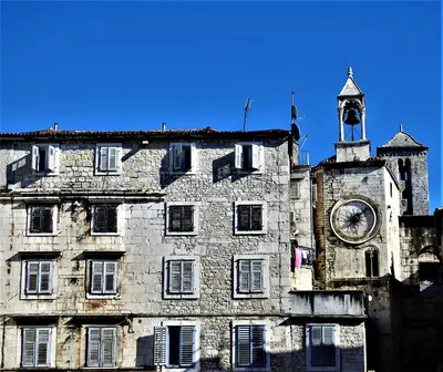 Split<i>  by rosali06</i>