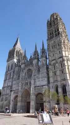 Rouen<i>  by RSL</i>