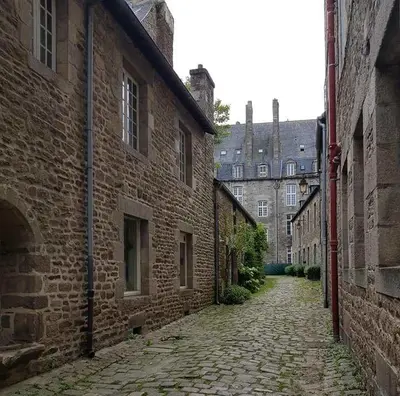 Dinan<i>  by Sovi</i>