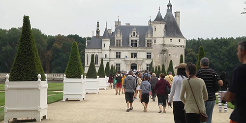 Amboise- Chenonceaux- Chambord- Paris.